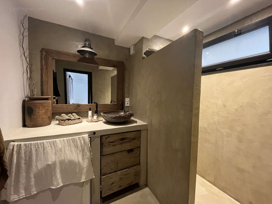 Appartement à SIX-FOURS-LES-PLAGES