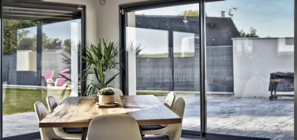 Terrain à VERNEUIL-SUR-SEINE