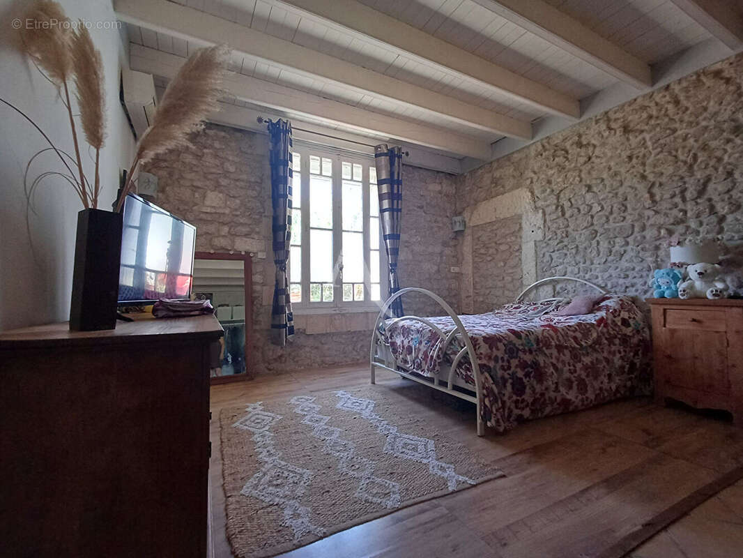 Maison ancienne renovee au calme - photo 3