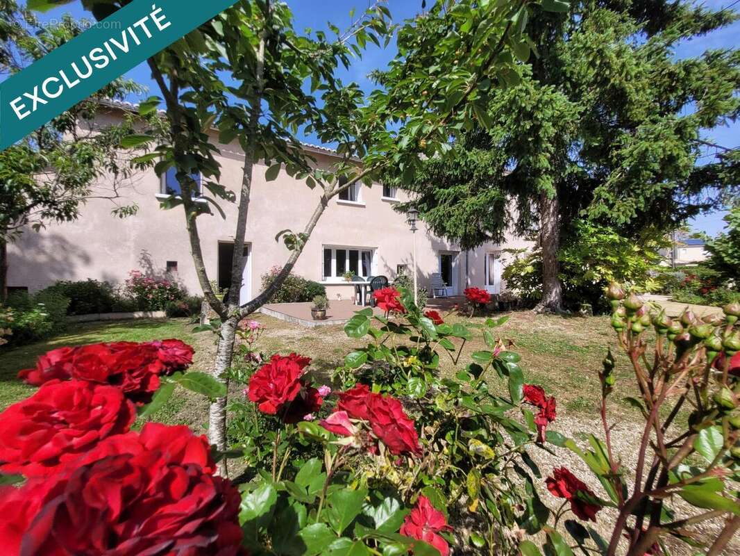Photo 2 - Maison à VOUILLE