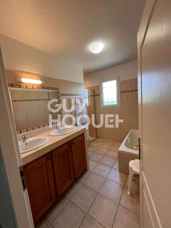 Maison à AIGUES-VIVES