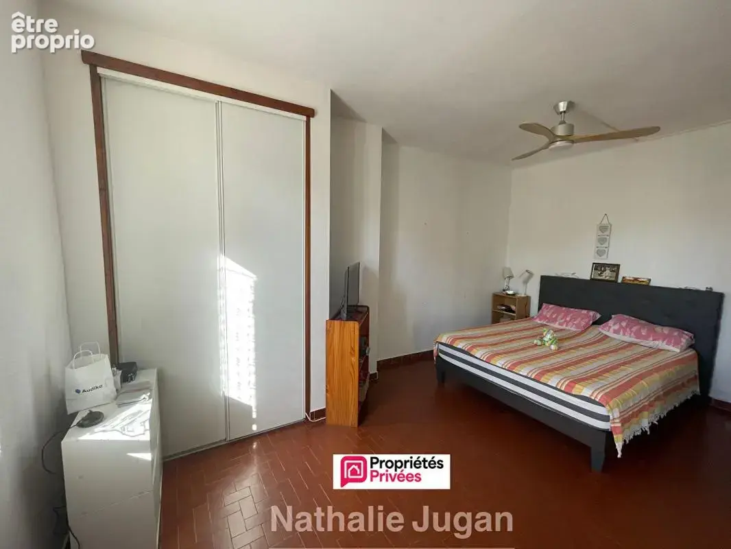 A vendre Maison atypique - Six Fours Les Plages 6P de 156.35 m2 avec garage et piscine - photo 10