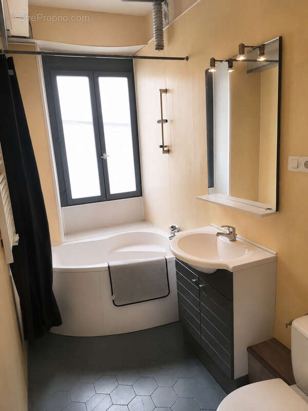 Maison de ville de 115 m2   Centre-ville de Puiseaux (Loiret) - photo 7