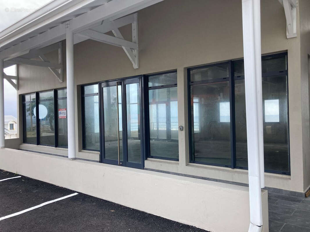 Commerce à VIEUX-FORT