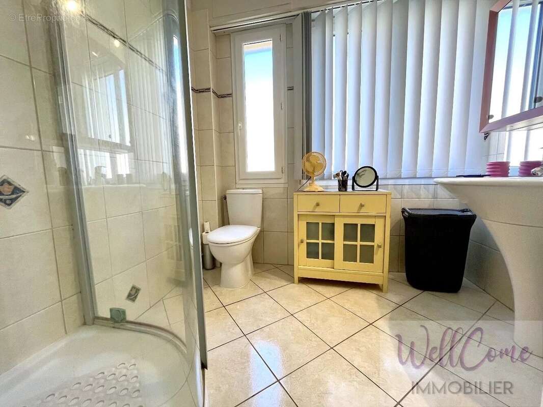 Appartement t3 68 m² avec cave et parking collectif - aix centre ville - photo 9