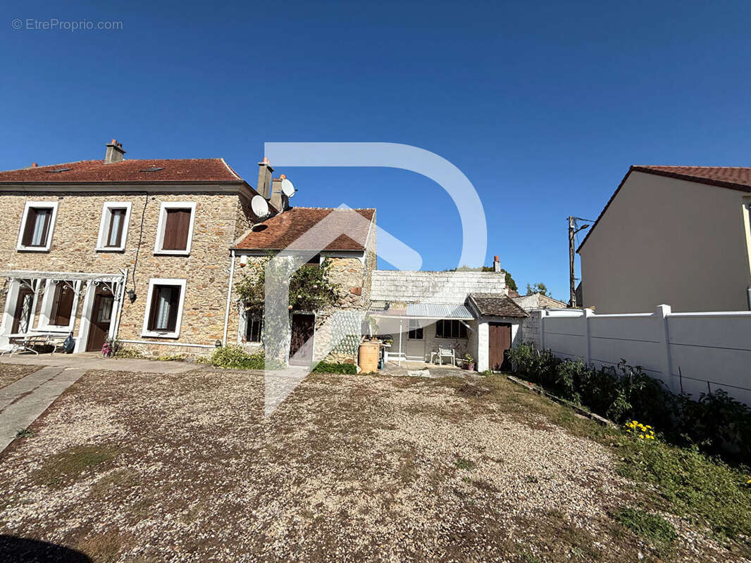 Maison à LIVERDY-EN-BRIE