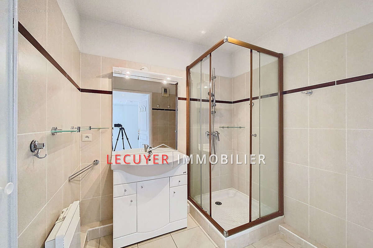 Appartement à VALLAURIS