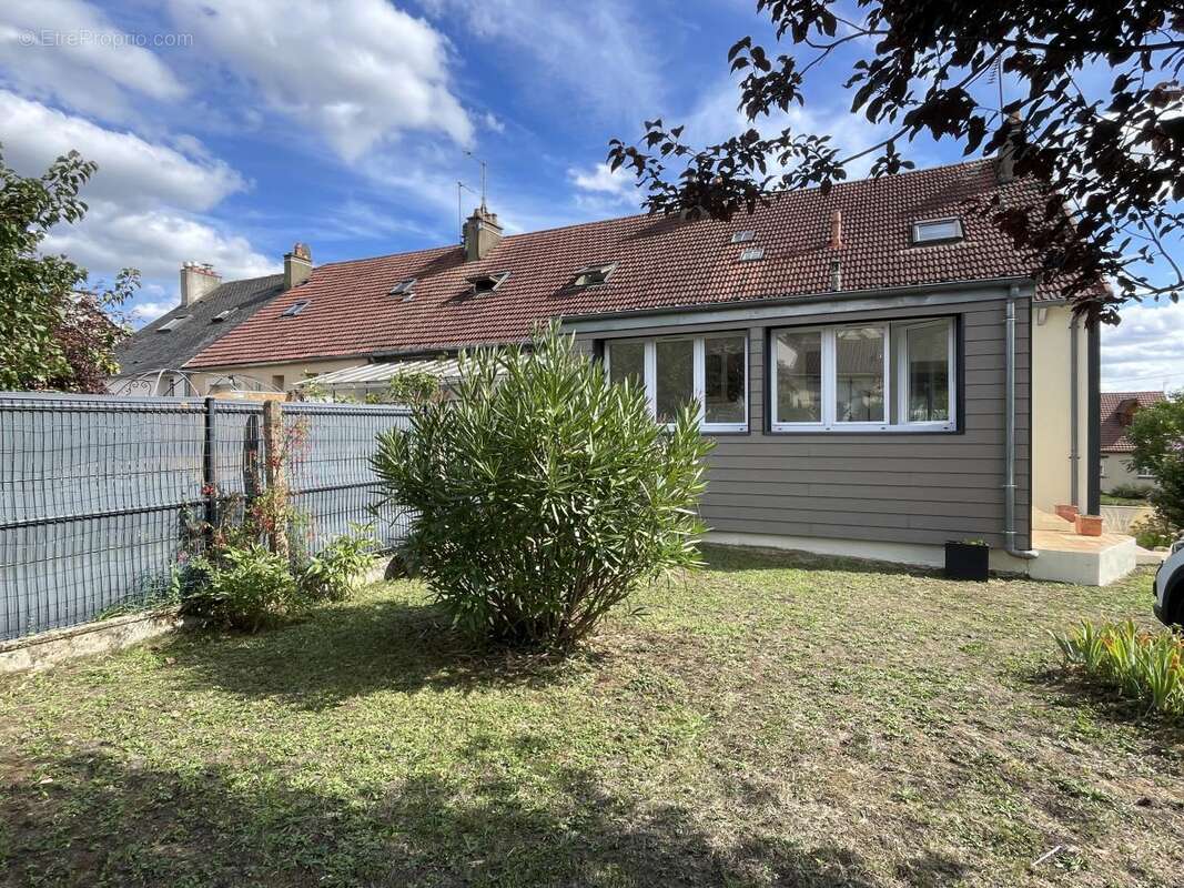 Maison 92 m² à Le Mans  - photo 2