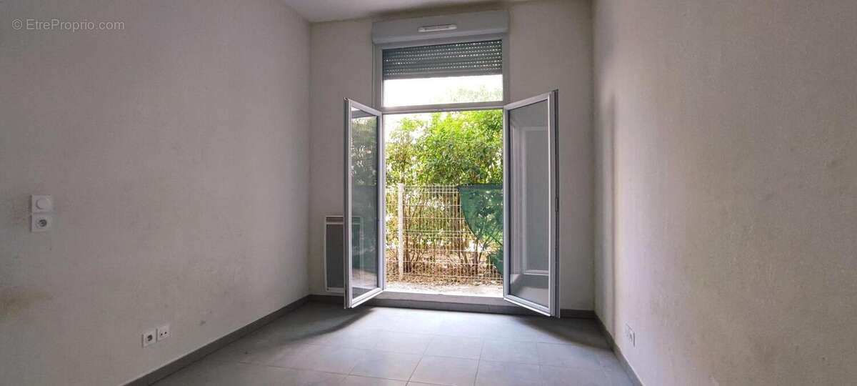 Appartement à MARSEILLE-3E