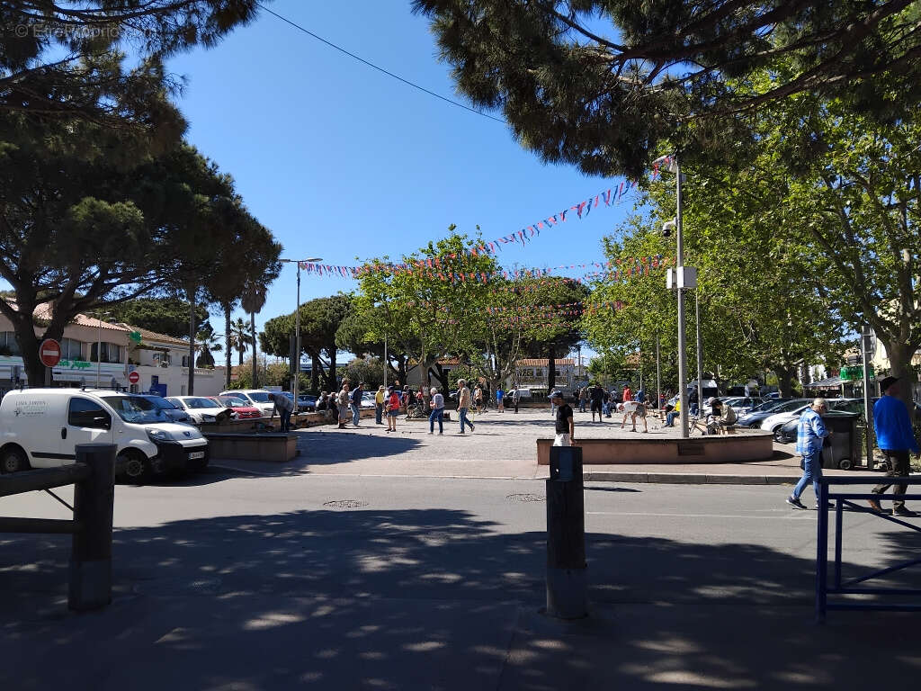 Commerce à HYERES