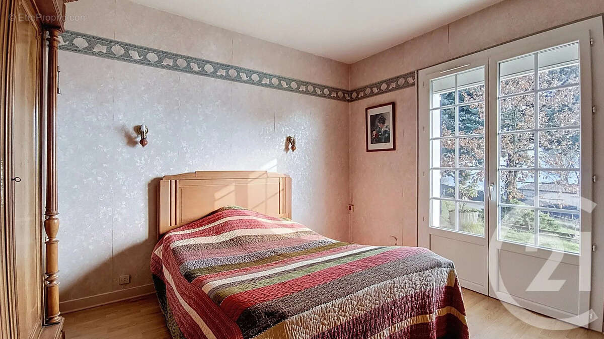 Maison à SAINT-CYR-SUR-LE-RHONE