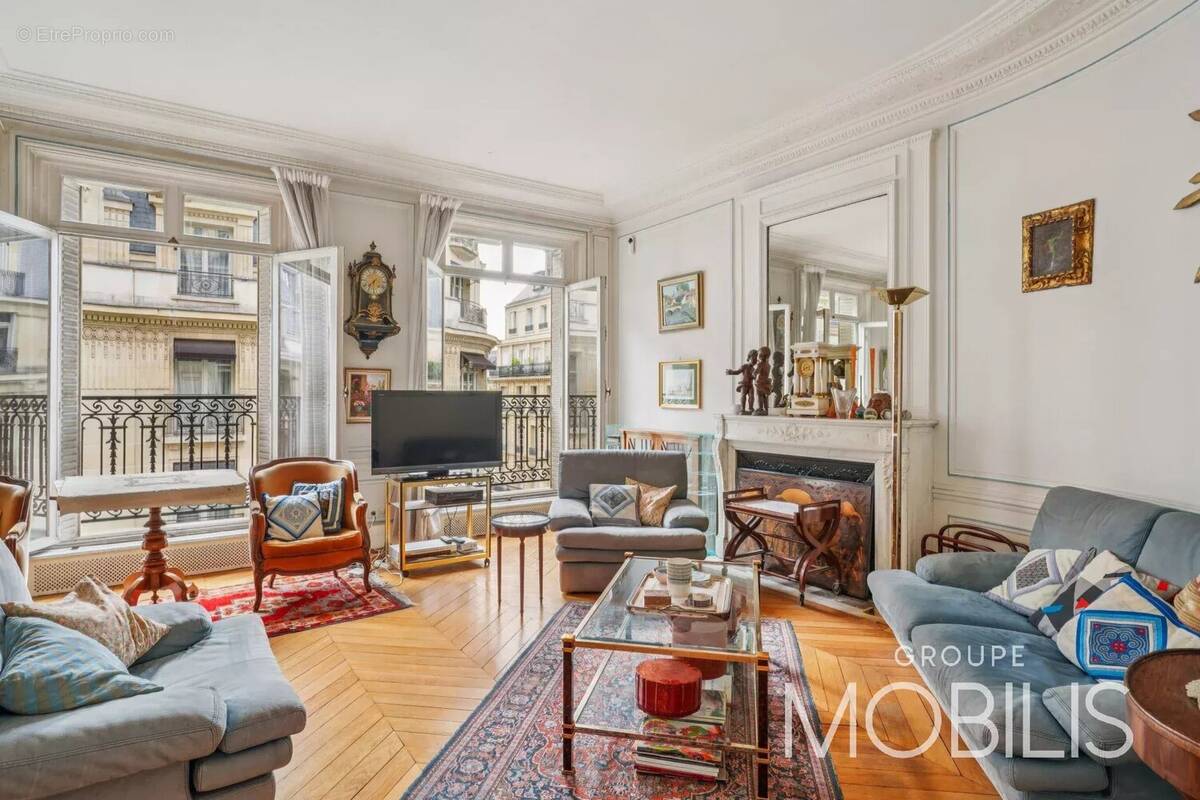 Appartement à PARIS-17E