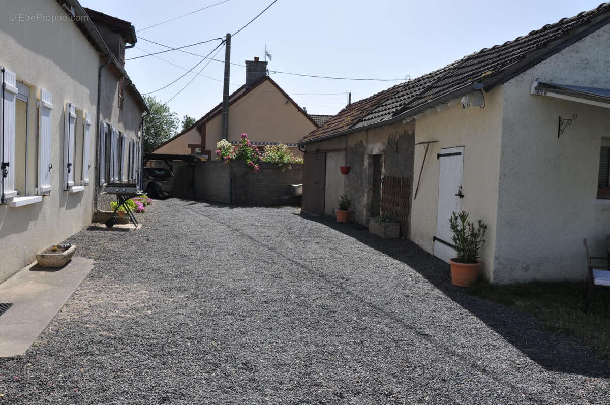 Maison à JALIGNY-SUR-BESBRE