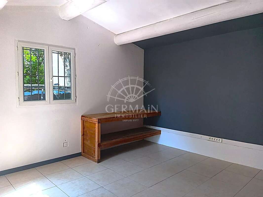 Maison à L'ISLE-SUR-LA-SORGUE