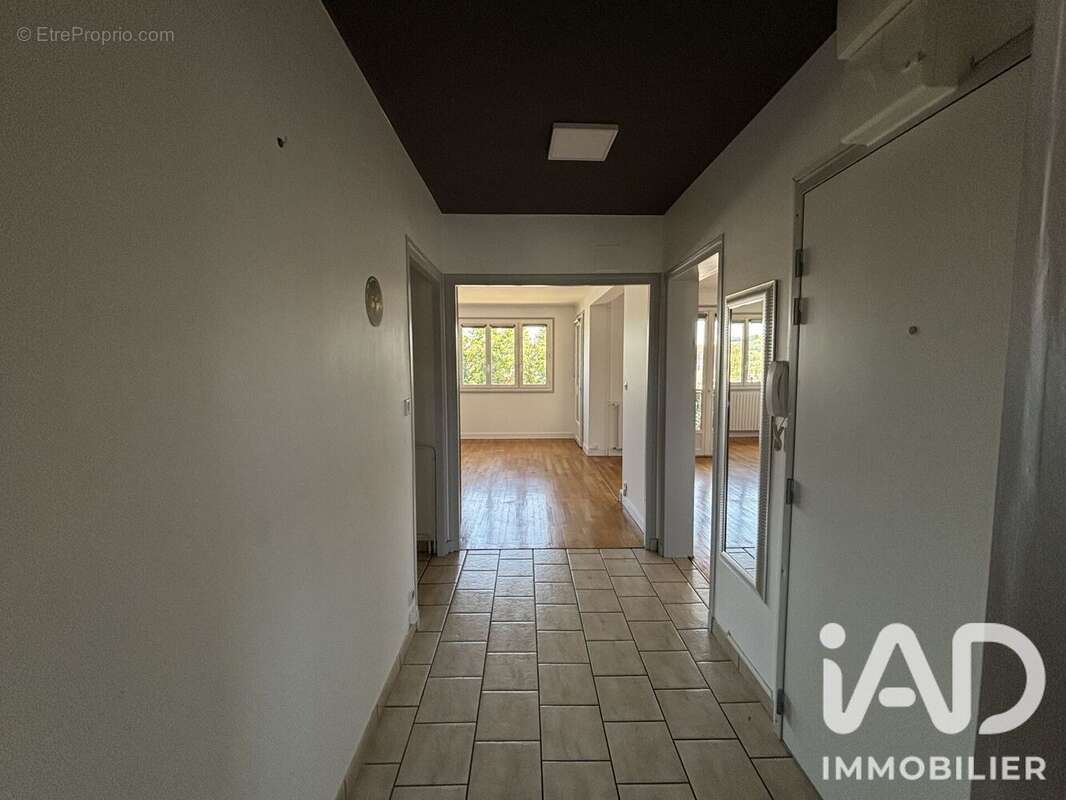 Appartement 81 m² à Aurillac  - photo 4