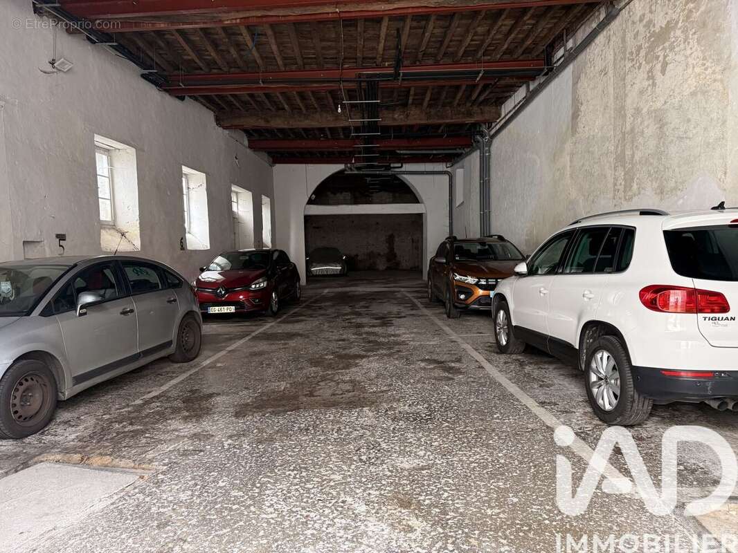 Photo 2 - Parking à OLORON-SAINTE-MARIE