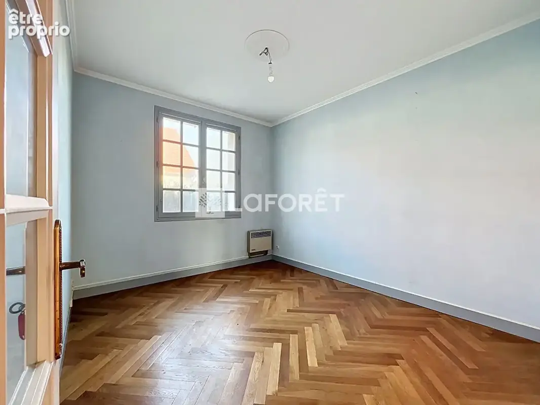 Maison à Lèves - 4 chambres - photo 8