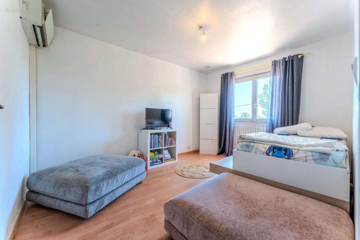 Maison à LE CASTELLET