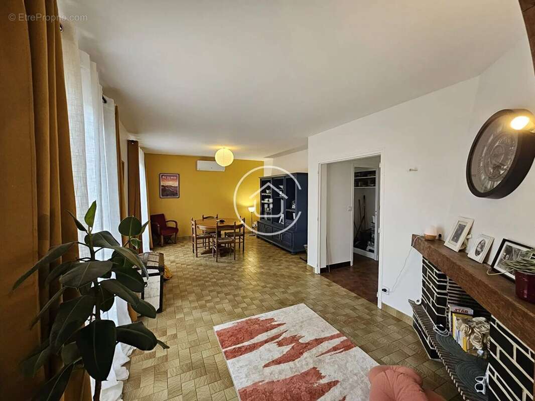 Maison familiale avec sous-sol et beau terrain à Vineuil - photo 3
