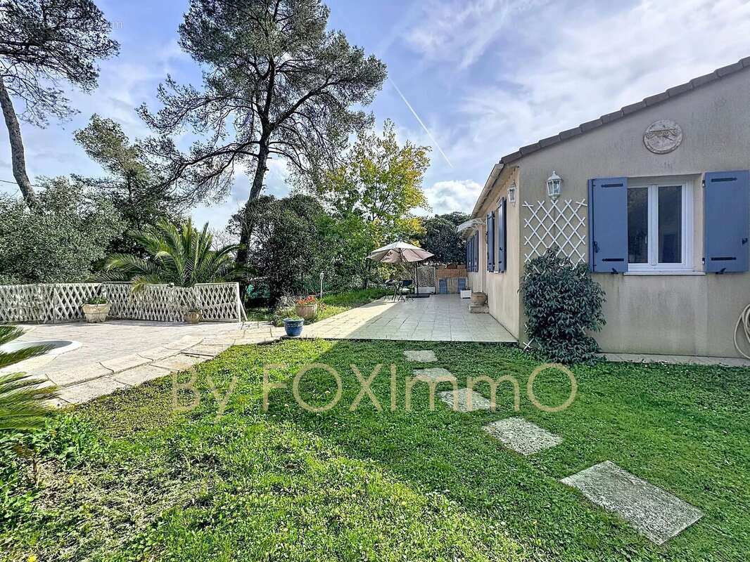 Maison à ROQUEFORT-LES-PINS