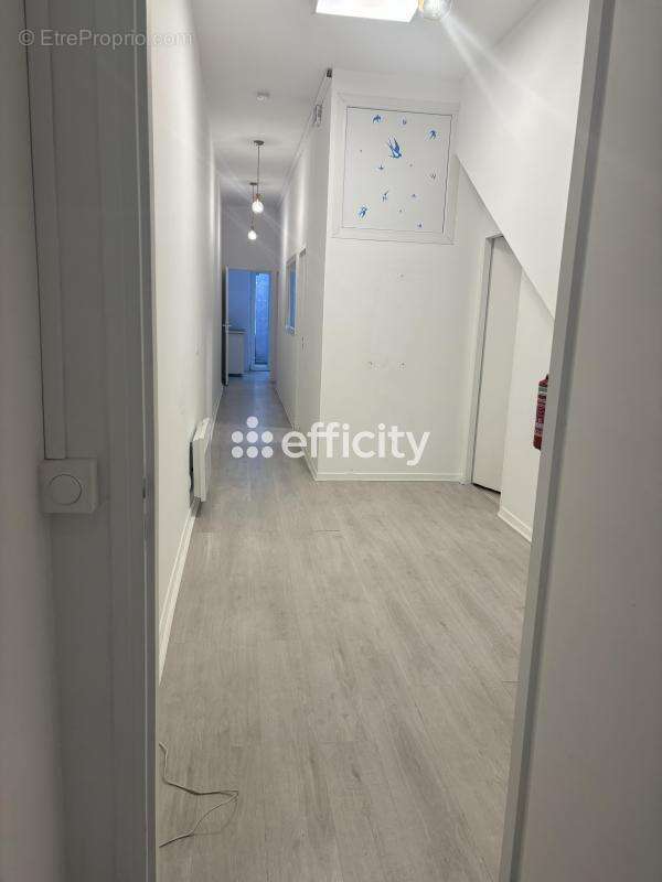 Commerce à MARSEILLE-7E