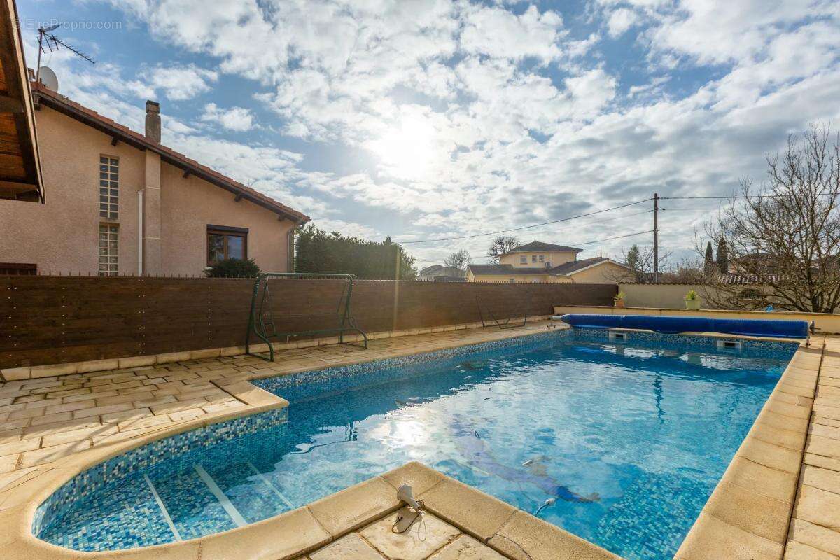 Maison à SAINTE-EUPHEMIE