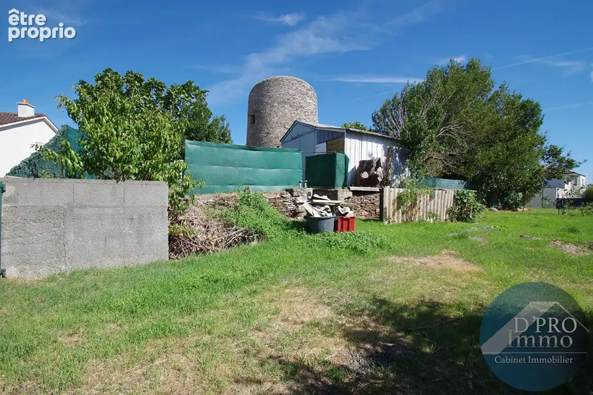 Une maison en pierre, un joli jardin, un ancien moulin et le centre-ville à 5 minutes à pied. - photo 12