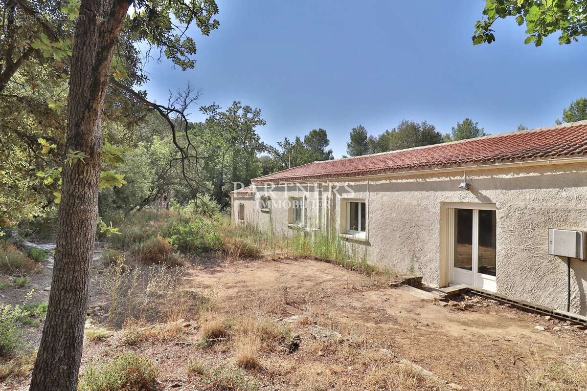 Maison à POURRIERES