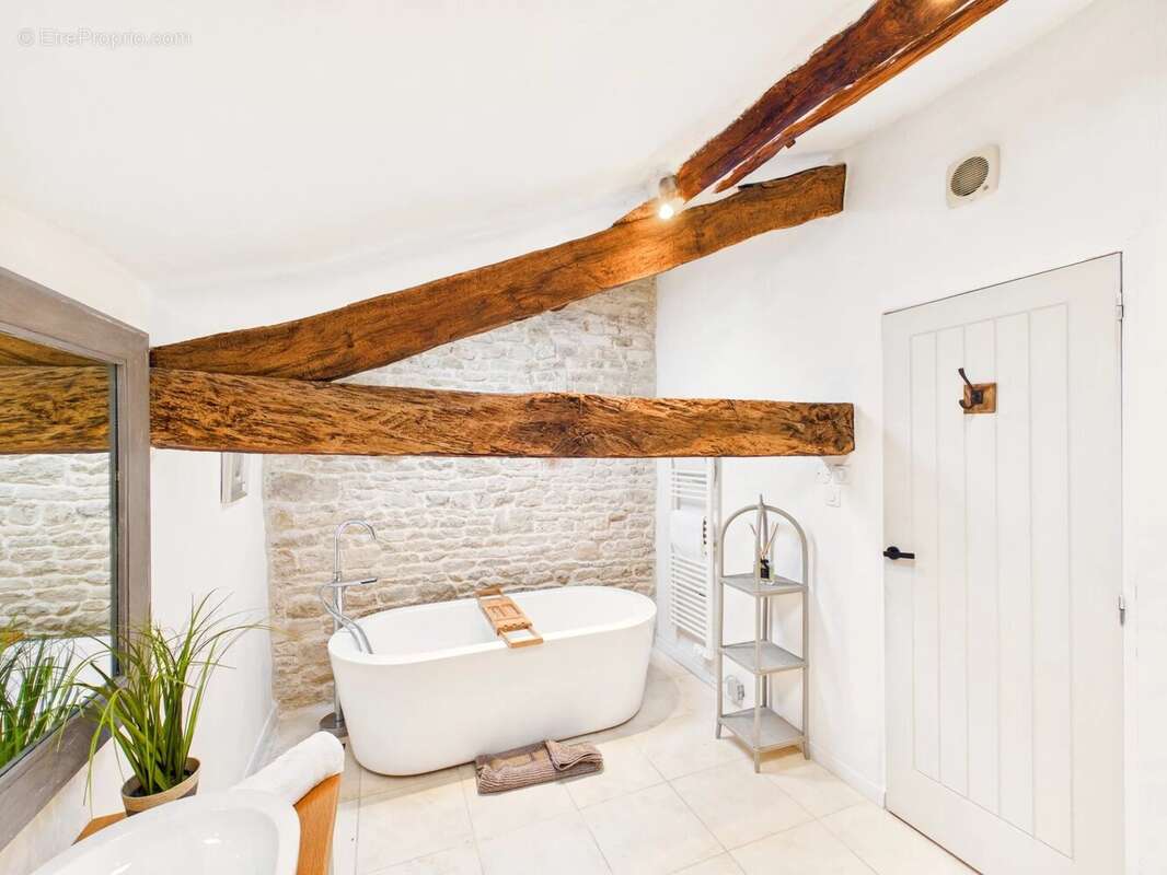 Maison à VILLEFAGNAN