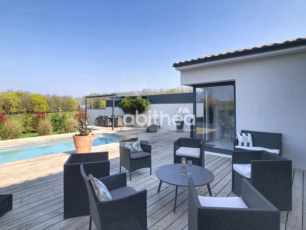 Maison à VOEUIL-ET-GIGET