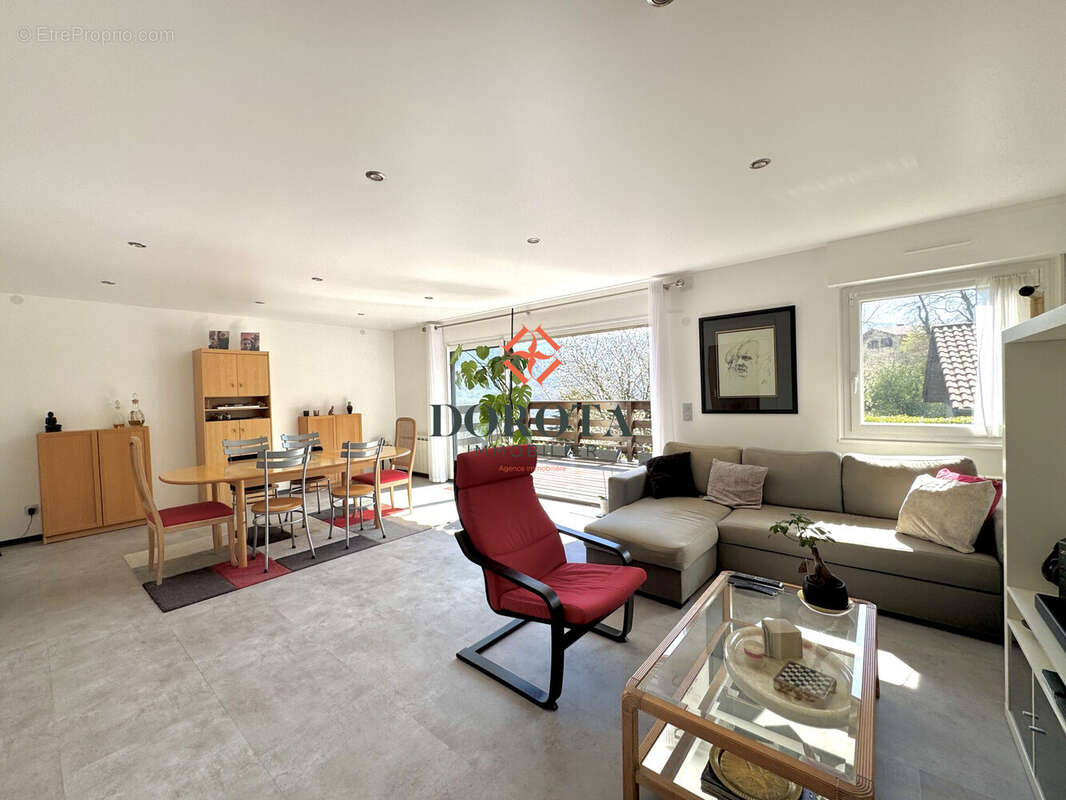 Maison à NOTRE-DAME-DE-MESAGE