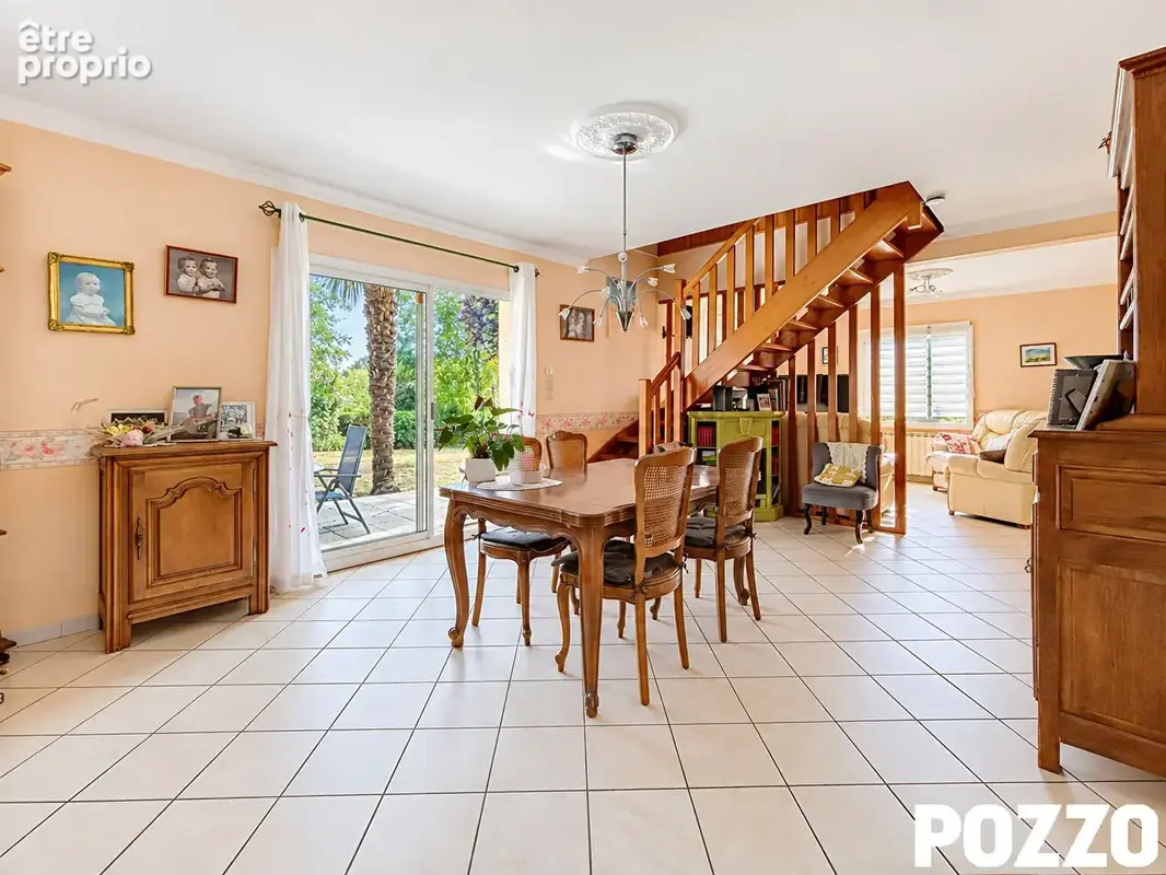 A Vendre - AVRANCHES - LE VAL SAINT PERE - Maison 6 pièce(s) 150 m² - Terrain - photo 2