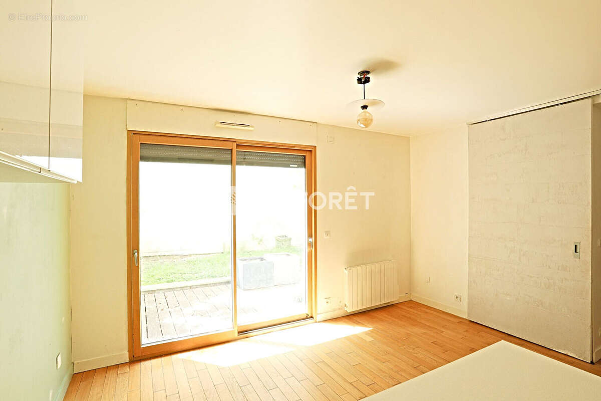 Appartement à PARIS-14E