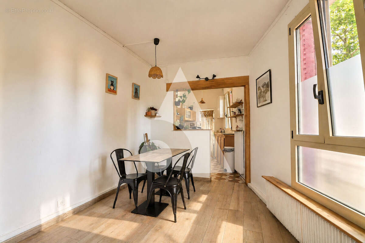 Maison à LES LILAS