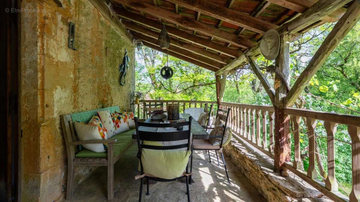 Maison à GOURDON