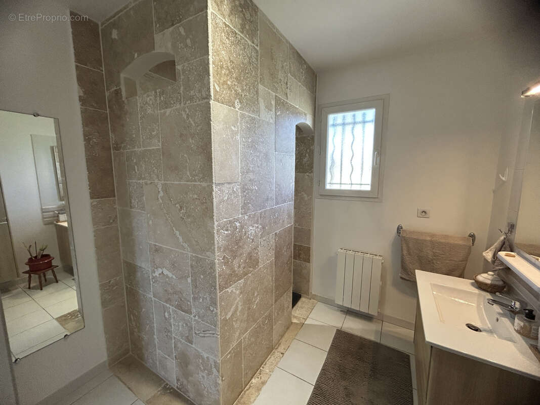 Maison à SAINT-QUENTIN-LA-POTERIE