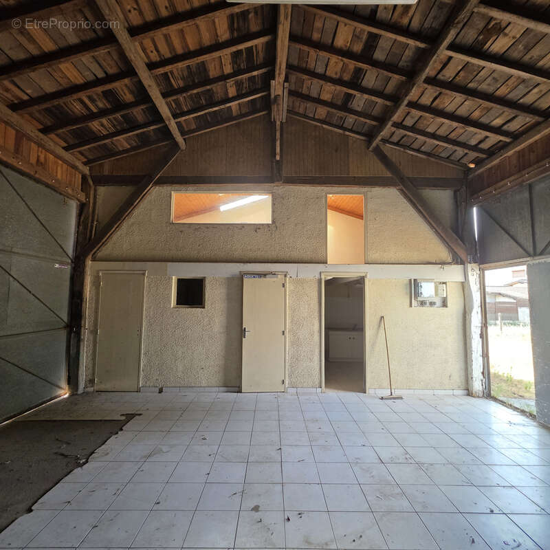 Maison familiale avec dépendances, terrain clos de 2 965 m2 et fort potentiel professionnel - photo 21