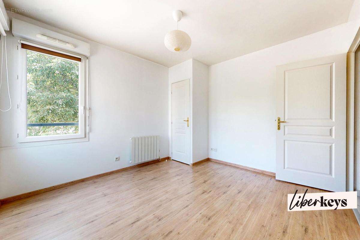 Appartement à MEYZIEU