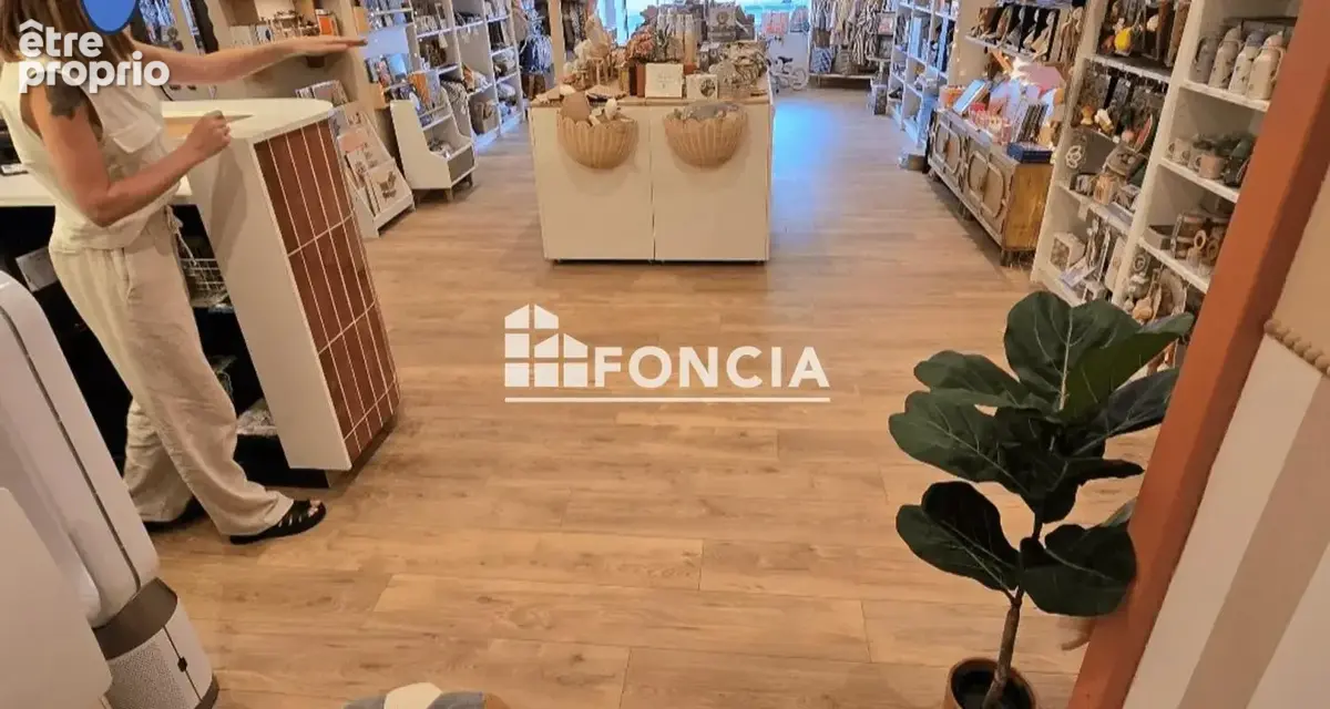 À vendre – Deux commerces loués de 148 m² au total – Bordeaux Bastide - photo 2