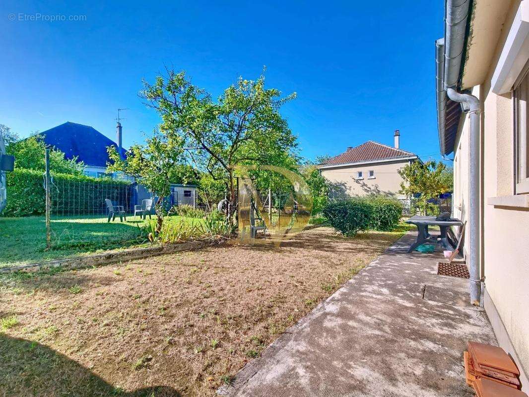 Maison à MONTLOUIS-SUR-LOIRE