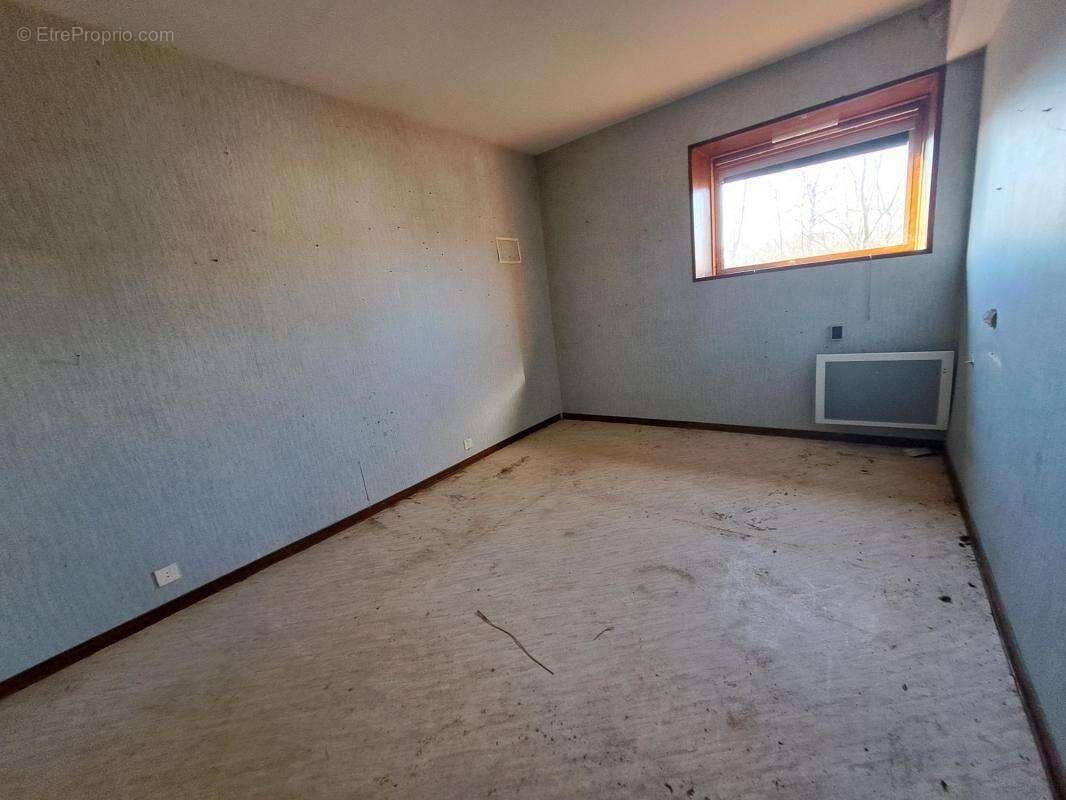 Maison à SERVIERES-LE-CHATEAU