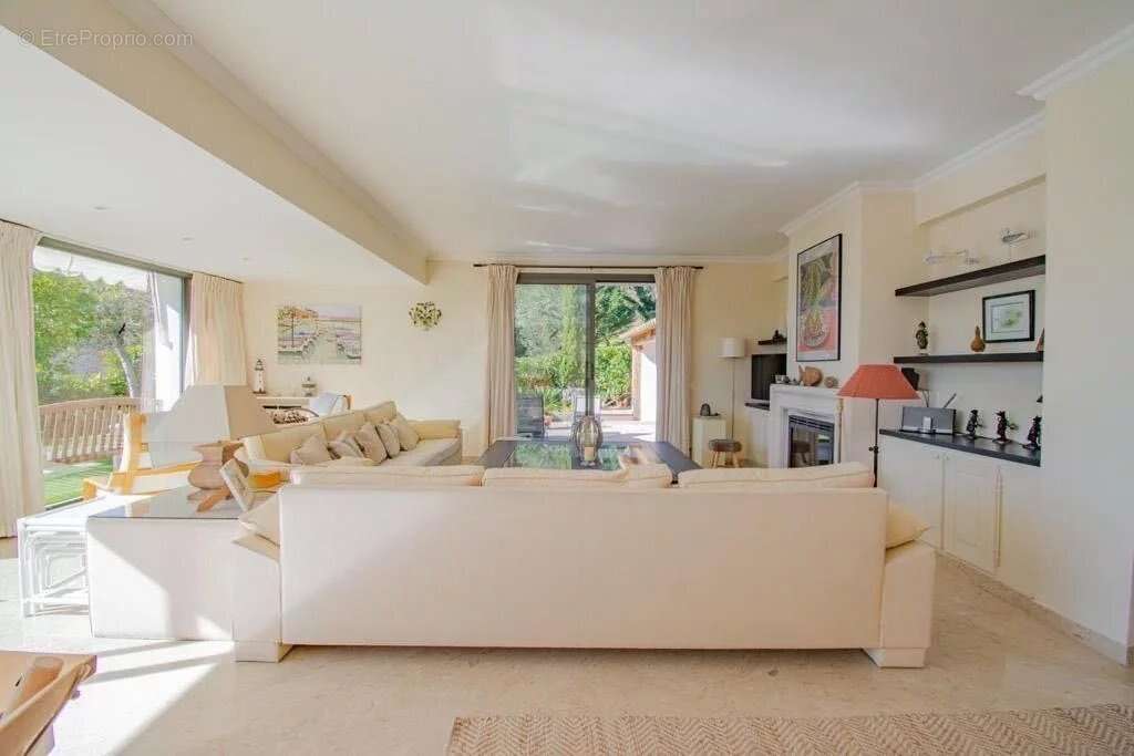 Maison à VILLENEUVE-LOUBET