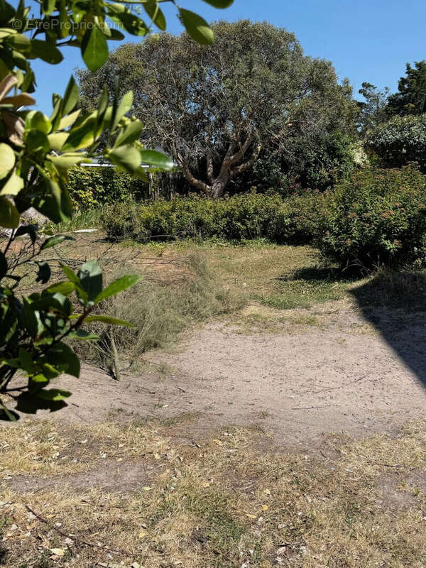 Terrain à LE POULIGUEN