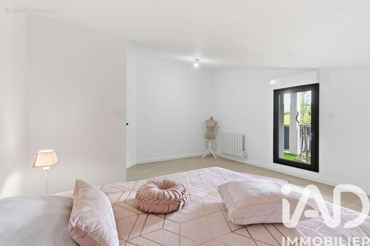 Maison 205 m² à Le Gres  - photo 9