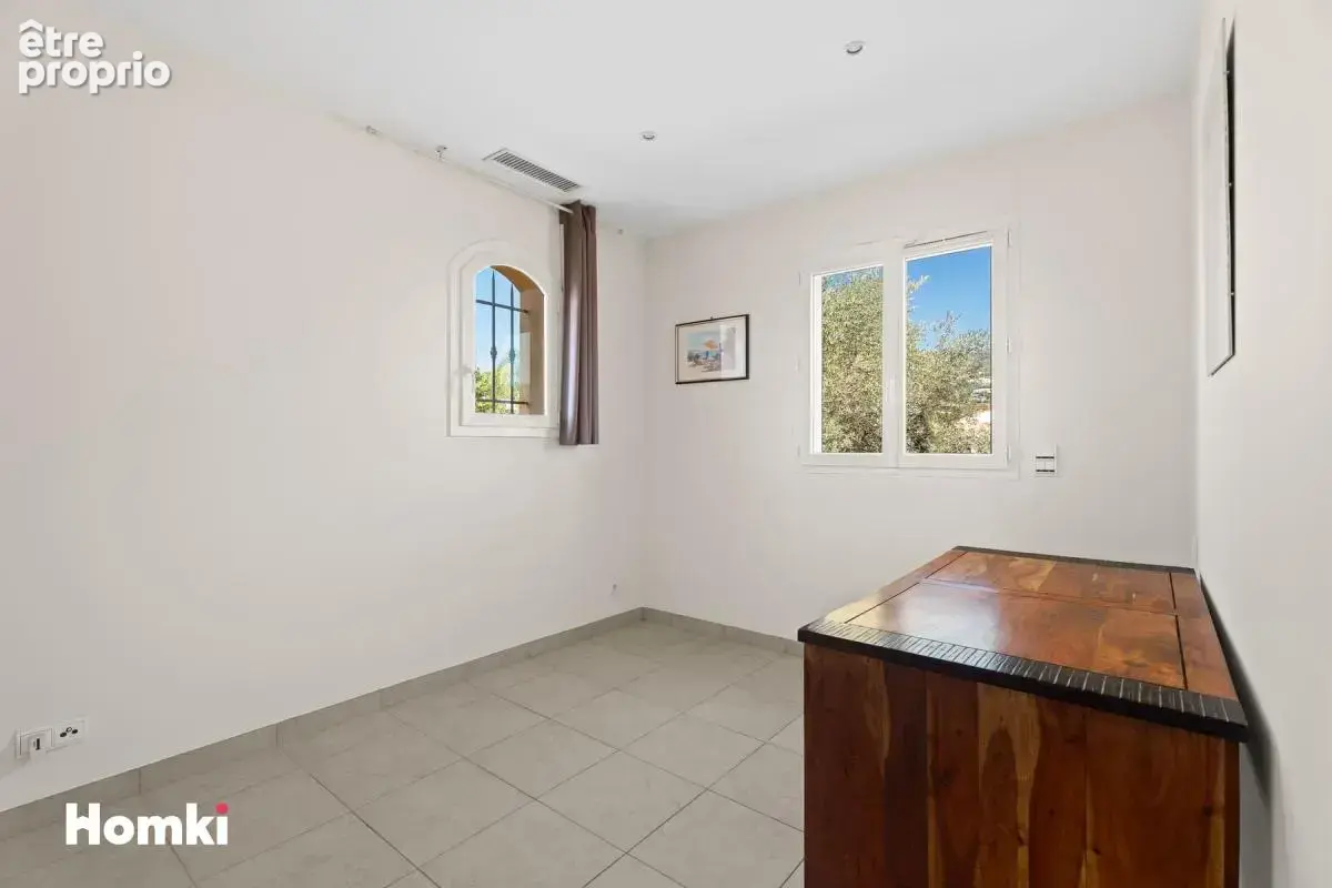 Maison/Villa T6 de 210 m² à Mandelieu-la-Napoule 06210 - photo 17