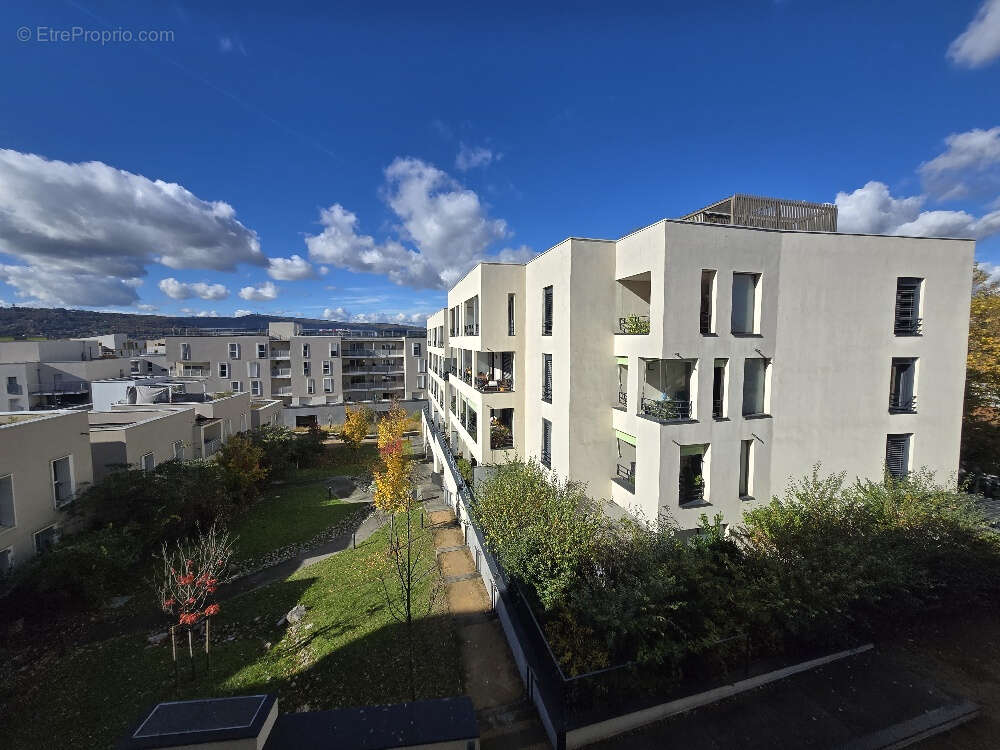 Appartement à SATHONAY-CAMP