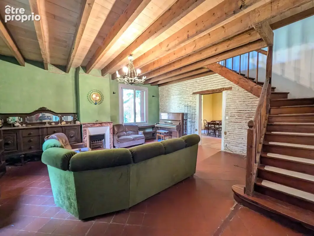 Jolie maison de village en pierre avec grand jardin  et dépendances - photo 3