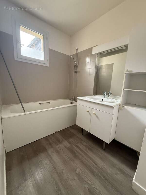 Salle de bain - Appartement à EVREUX