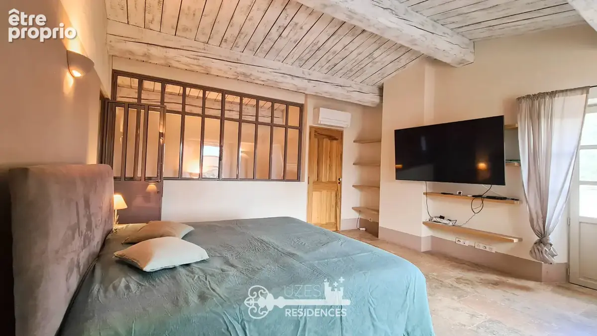 Vallée de la Cèze, magnifique maison en pierre de 213 m2 avec piscine à débordement et vues - photo 9