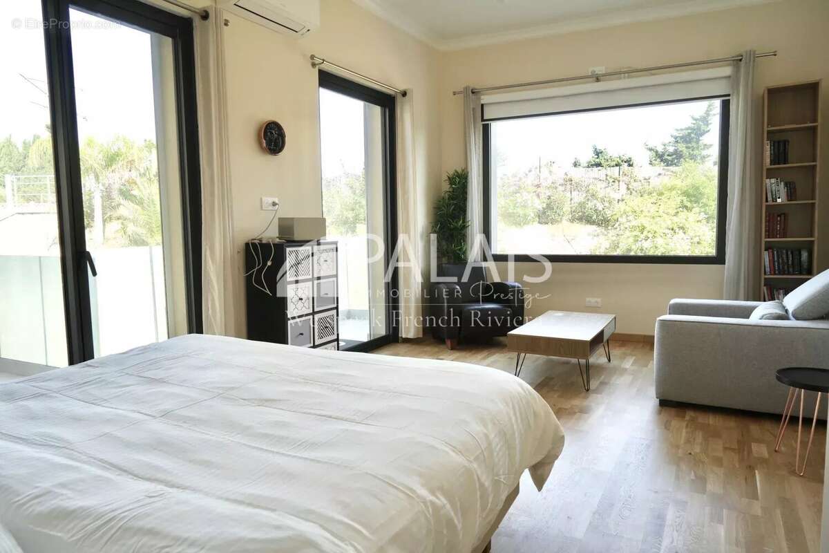 Appartement à BEAULIEU-SUR-MER